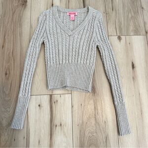 Elegant Cable Knit Sweater - Cream
